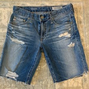 AG women’s jean shorts Nikki size 26
